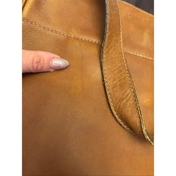 Leather shoulder bag - Picture 12 of 16